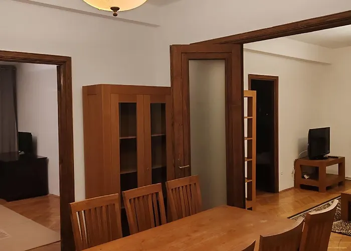 Ultracentral Romana شقة بوخارست